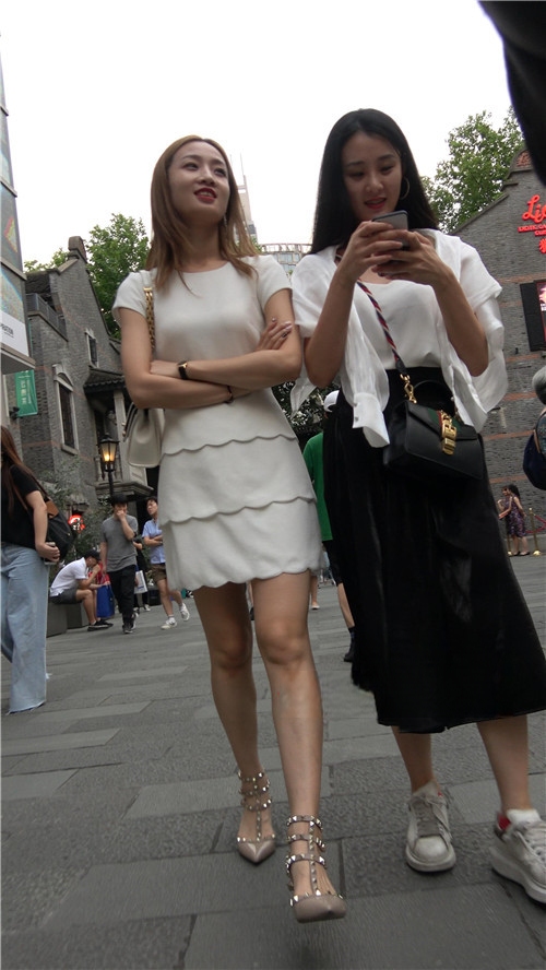 10805cz3rugnjx11.jpg