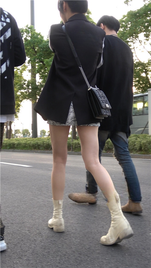 10718ae2xupbntnu.jpg
