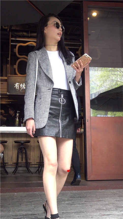 9242y0lyb3ho440.jpg