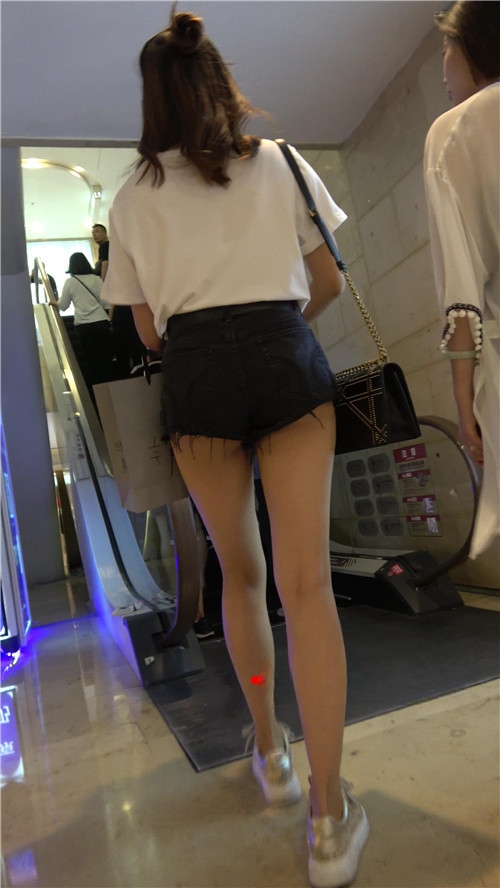 9453bzzxbuouvxi.jpg