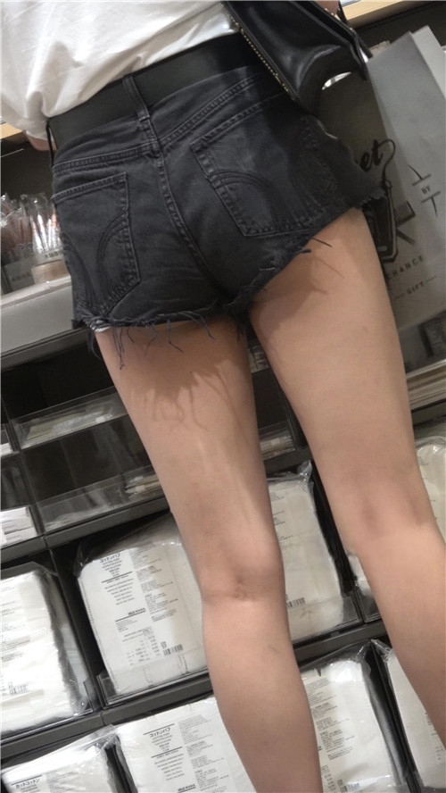 9400jm1ewwecxee.jpg