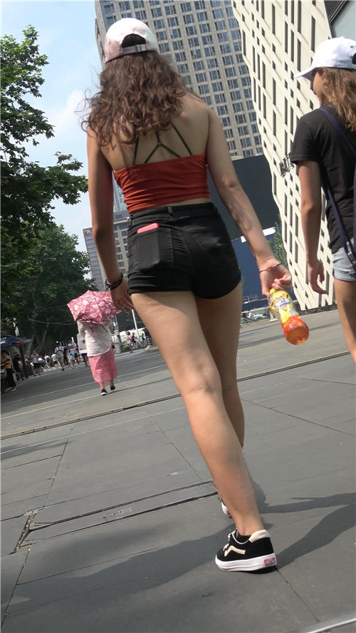 11048ze30zsovcvt.jpg
