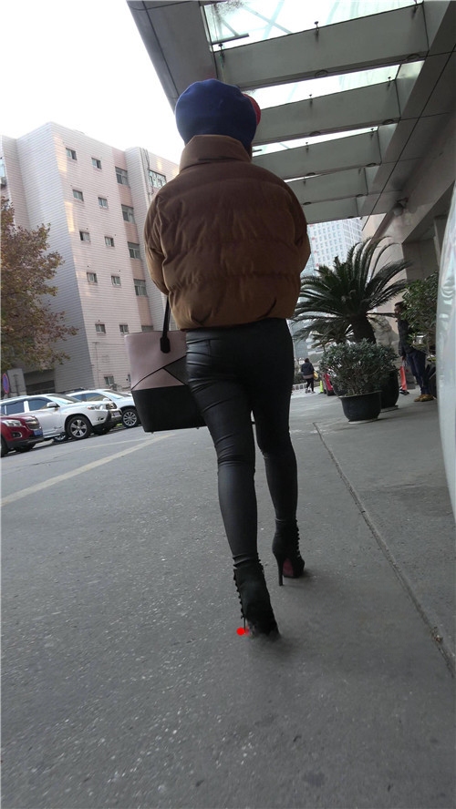 1104444drzj2xkhy.jpg