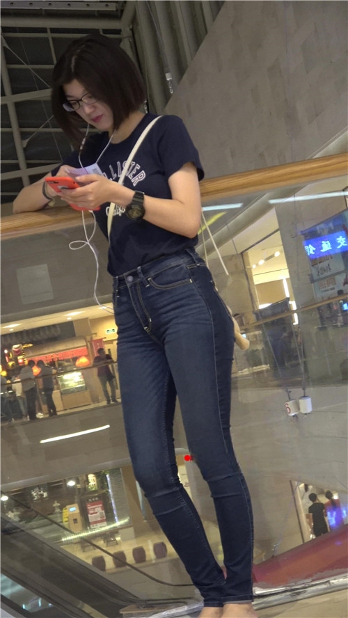 11000uigceaxfiiv.jpg