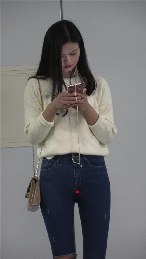 9458uq4pa10i5sc.jpg