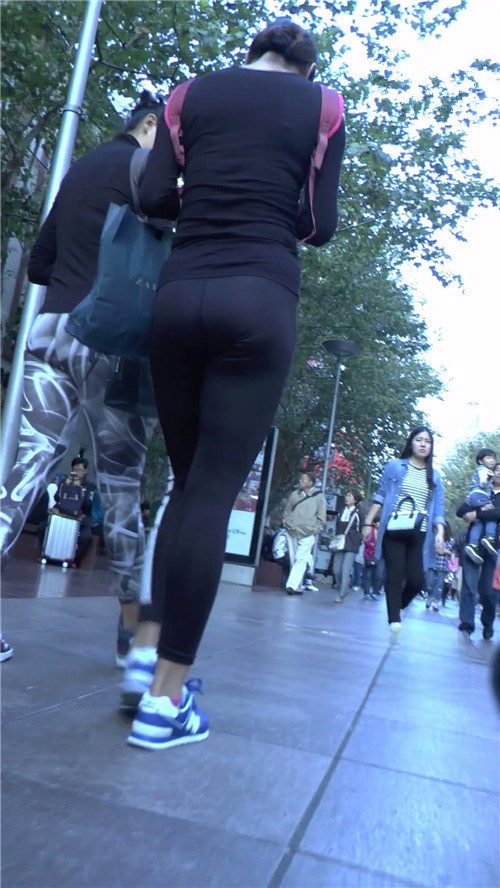 8563xvk221yquui.jpg