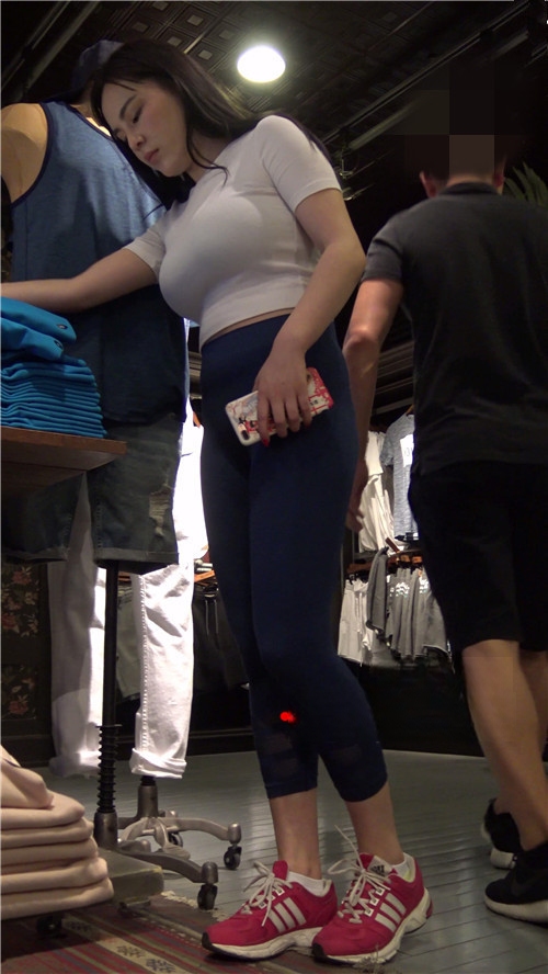 8375ydr35ewz4ba.jpg