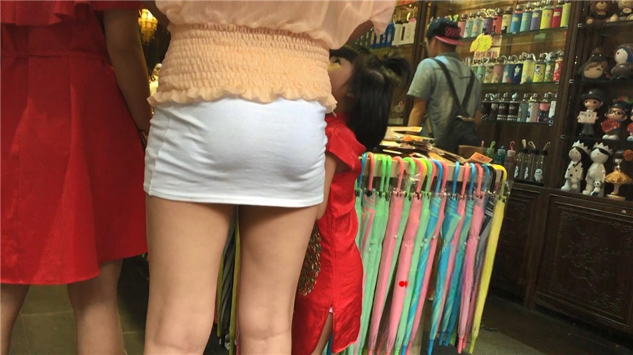 8295fbomf0babzg.jpg