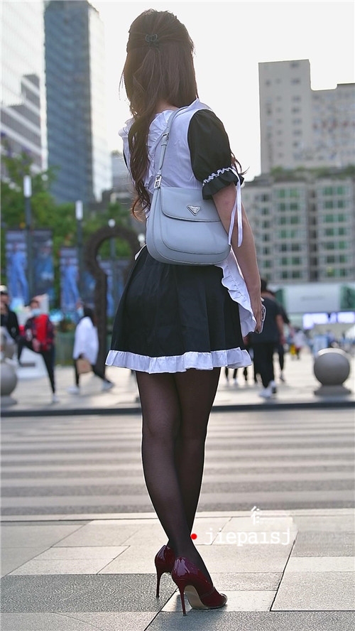 23718hkbyr4ytc2f.jpg