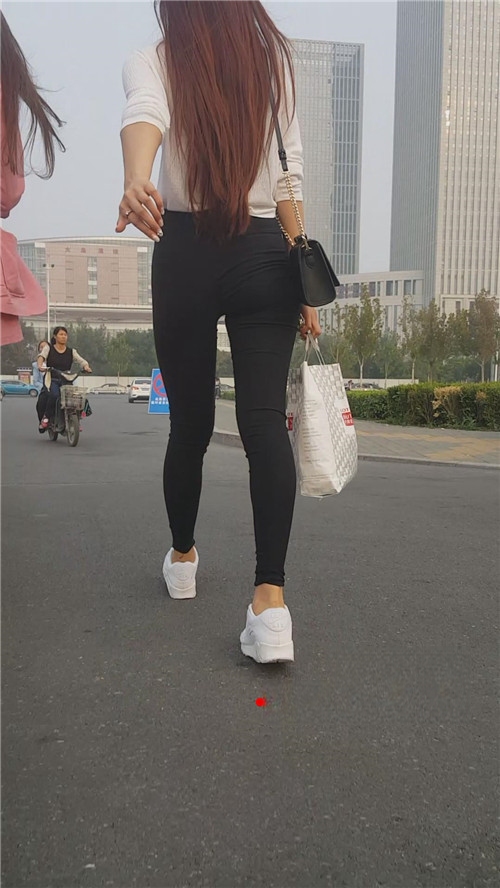 11468qhvvaxq4qhc.jpg