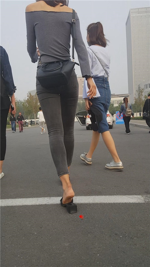 114672qjnoycvfbt.jpg