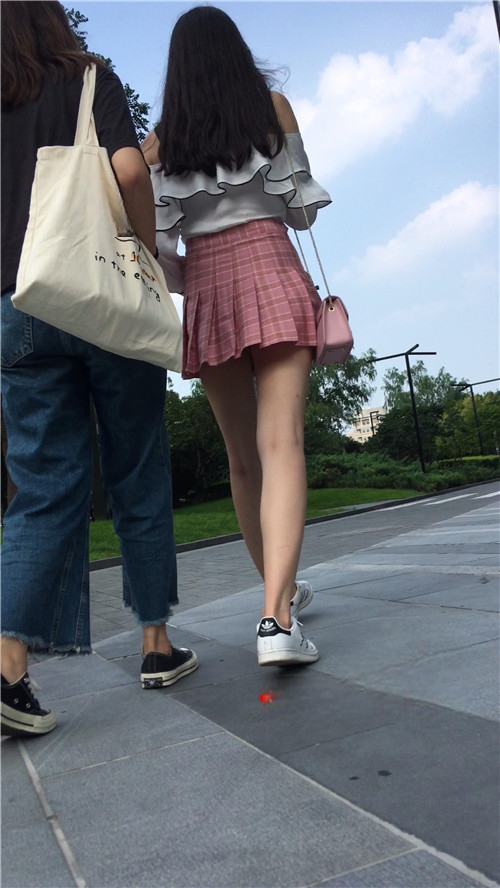 11411h0pp0goh254.jpg