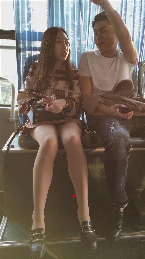 11195ur5mu4fczcm.jpg