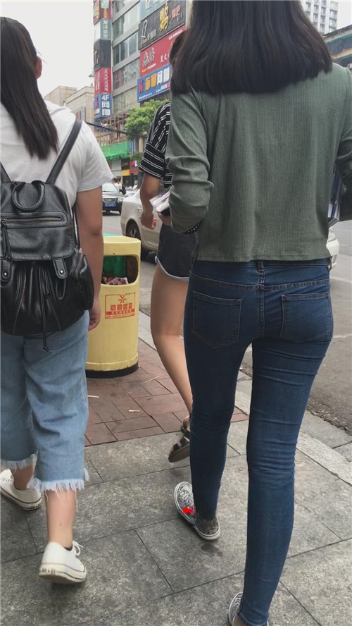 111830x4udamnzig.jpg