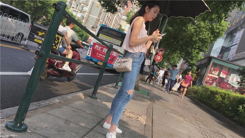 116j2qw24nhwu1.jpg