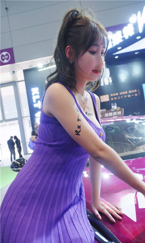 25541c51na4qzwt0.jpg