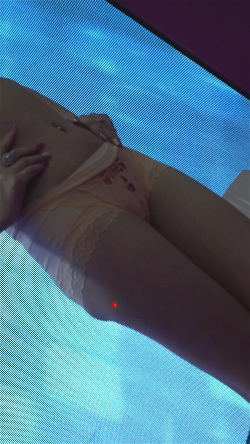 7617uiywbbqrlxs.jpg