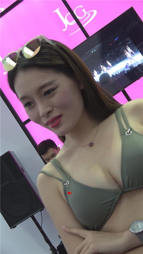 7612hiphsz1xwob.jpg