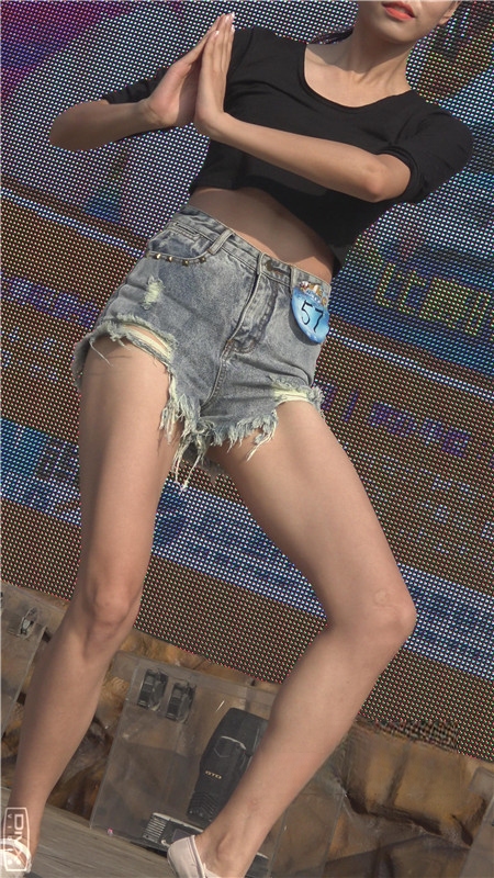 2145vct0mgfqkav.jpg