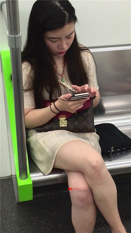 22454k03wf5vqtkf.jpg