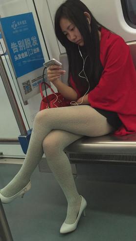 112555ltv0cy2q3x.jpg