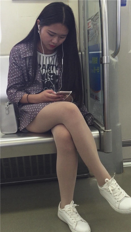 112543k1azbjstvt.jpg