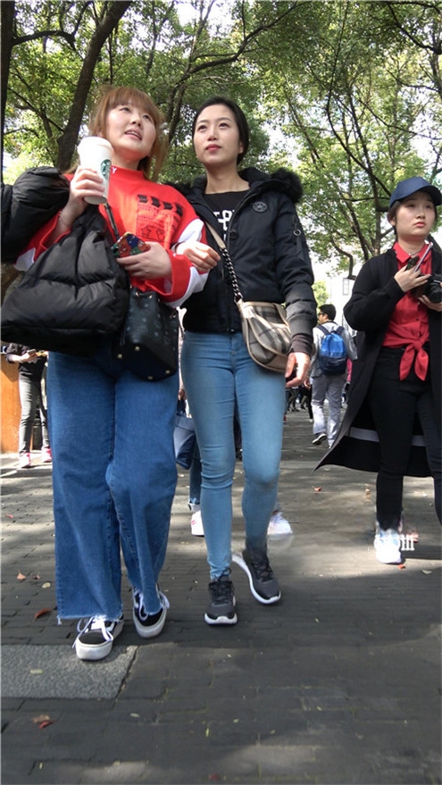 7008dni4xxakjl3.jpg