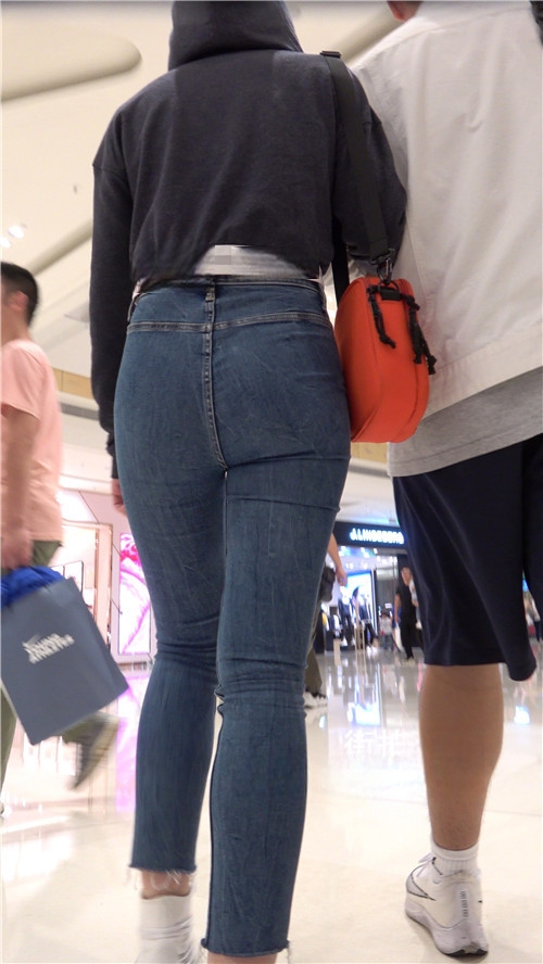 12864tlo20jily0s.jpg