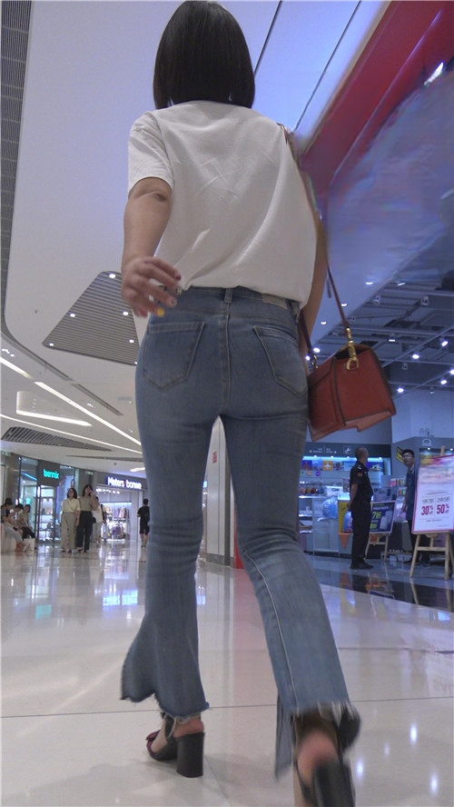 12701mj500ww5zjb.jpg