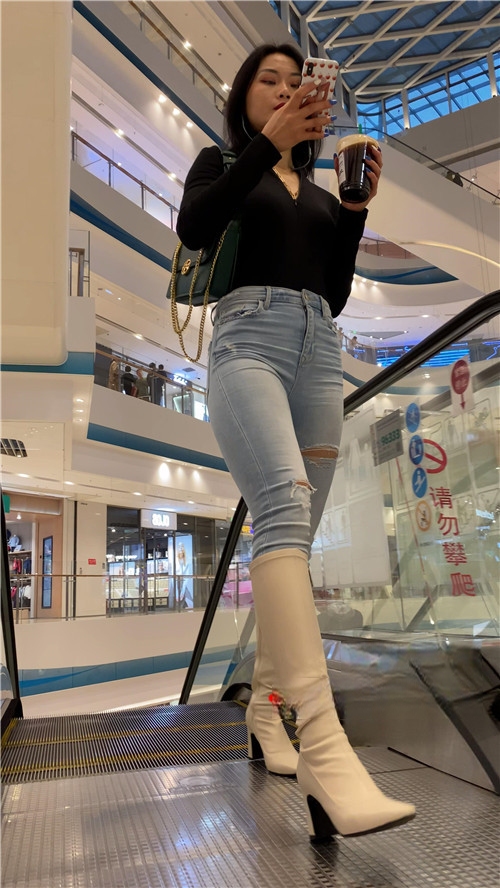 11427q25kydmqalf.jpg