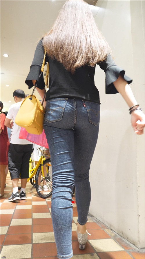 10538sx4mzbw44iw.jpg