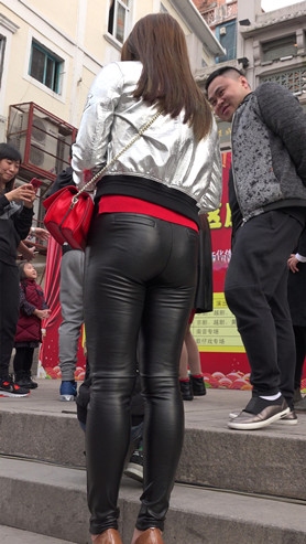 11065o0jskizzc30.jpg