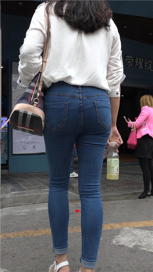 10806vpt24efdn3y.jpg
