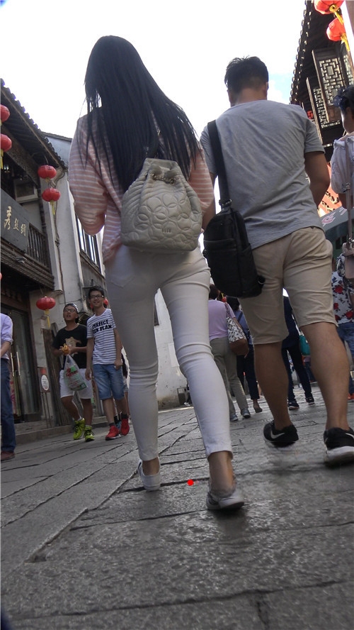 10793fua1nysjwdk.jpg