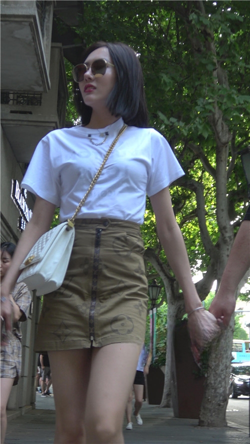 10506yodmqgif10x.jpg