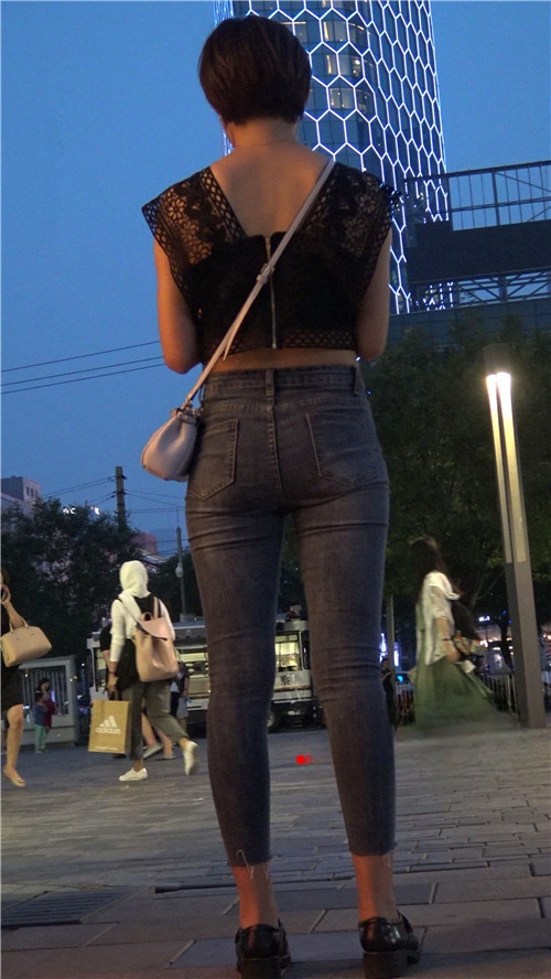 8216objk0r5o1r4.jpg