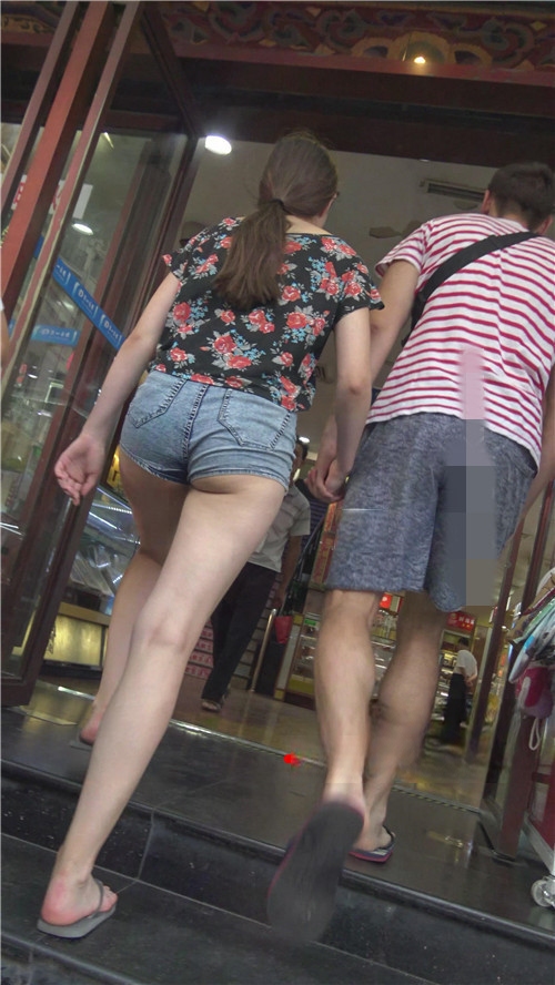 81831u5gd3v4iy0.jpg