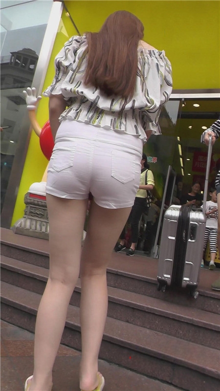 1244ngzkdh0umcj.jpg