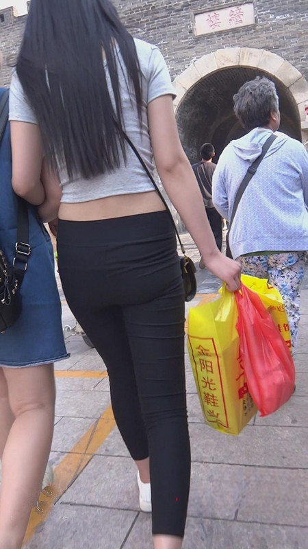 10540kf4bkml3qm.jpg