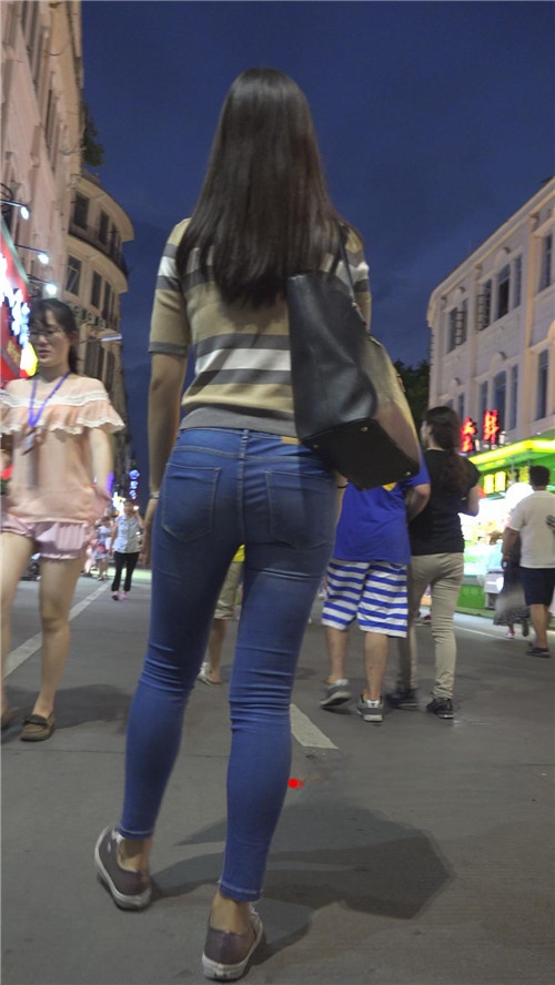 10549laflhxyx3ph.jpg