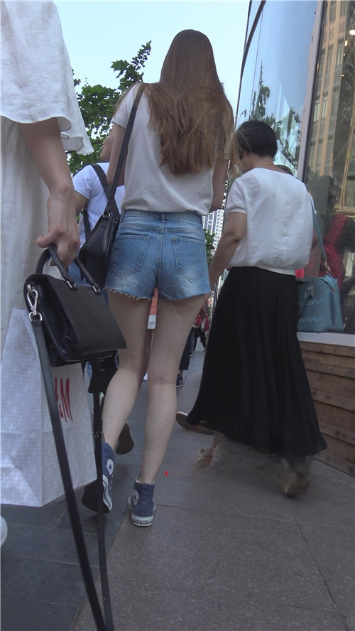 7962gqyl1ymx4bu.jpg