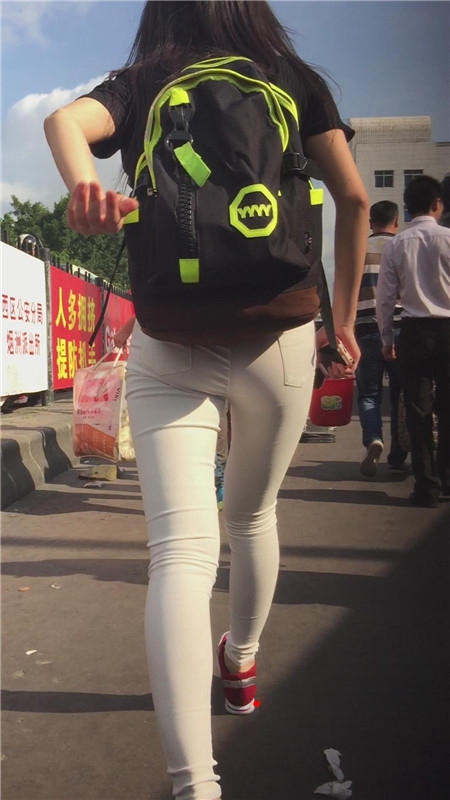 670qroxe31kqlf.jpg