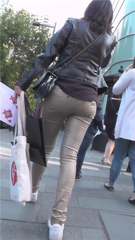 16403jv0y302ci0.jpg