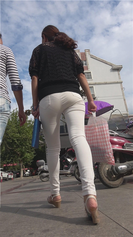 821phnhofh51ry.jpg