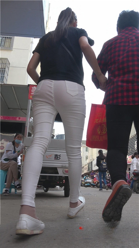 774iaa5nc42sl4.jpg