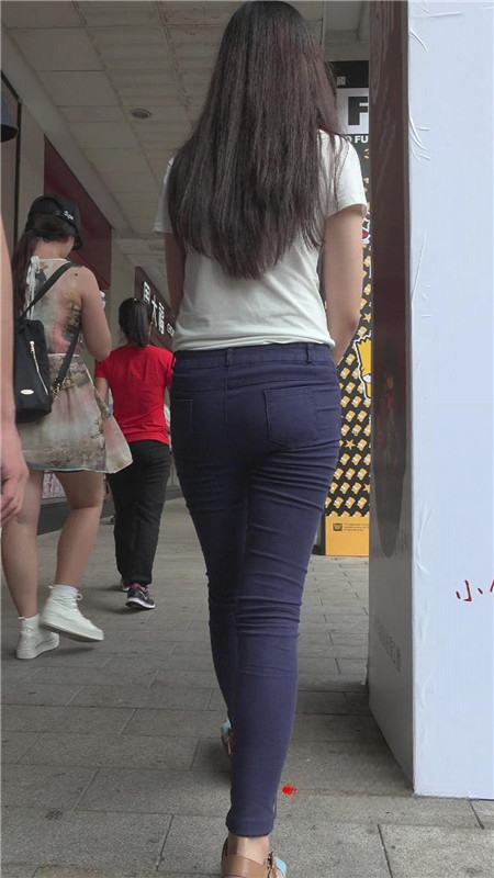 703humurqj4vxw.jpg