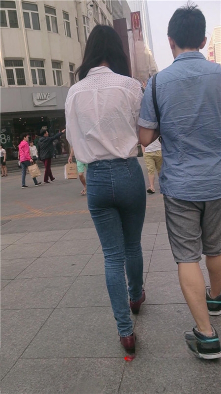 6883ysbz2omot0.jpg