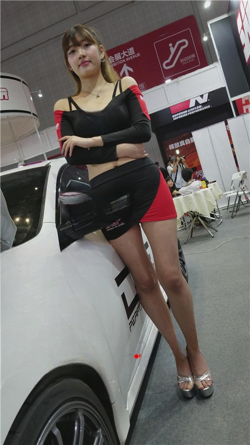 11095hmzoeeqbchi.jpg