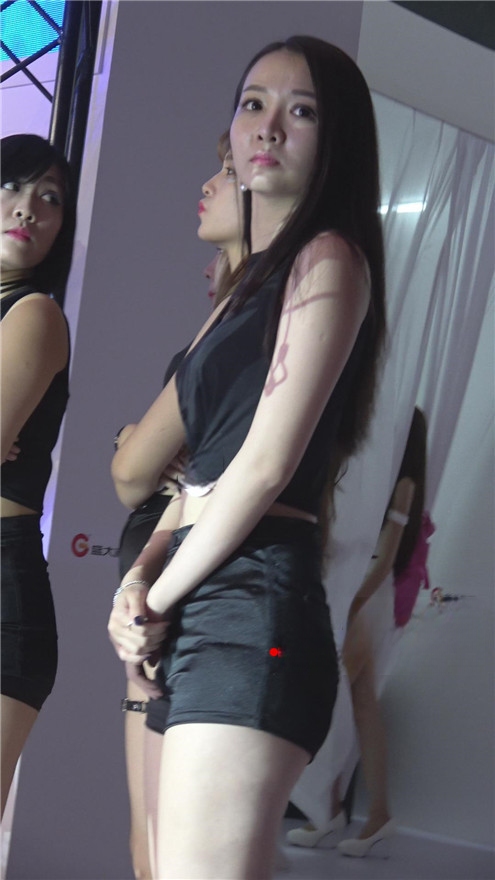 7355g35jxyo3l44.jpg