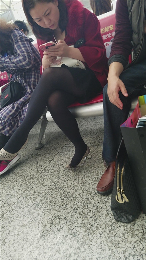 6837ex2wrkmzroc.jpg